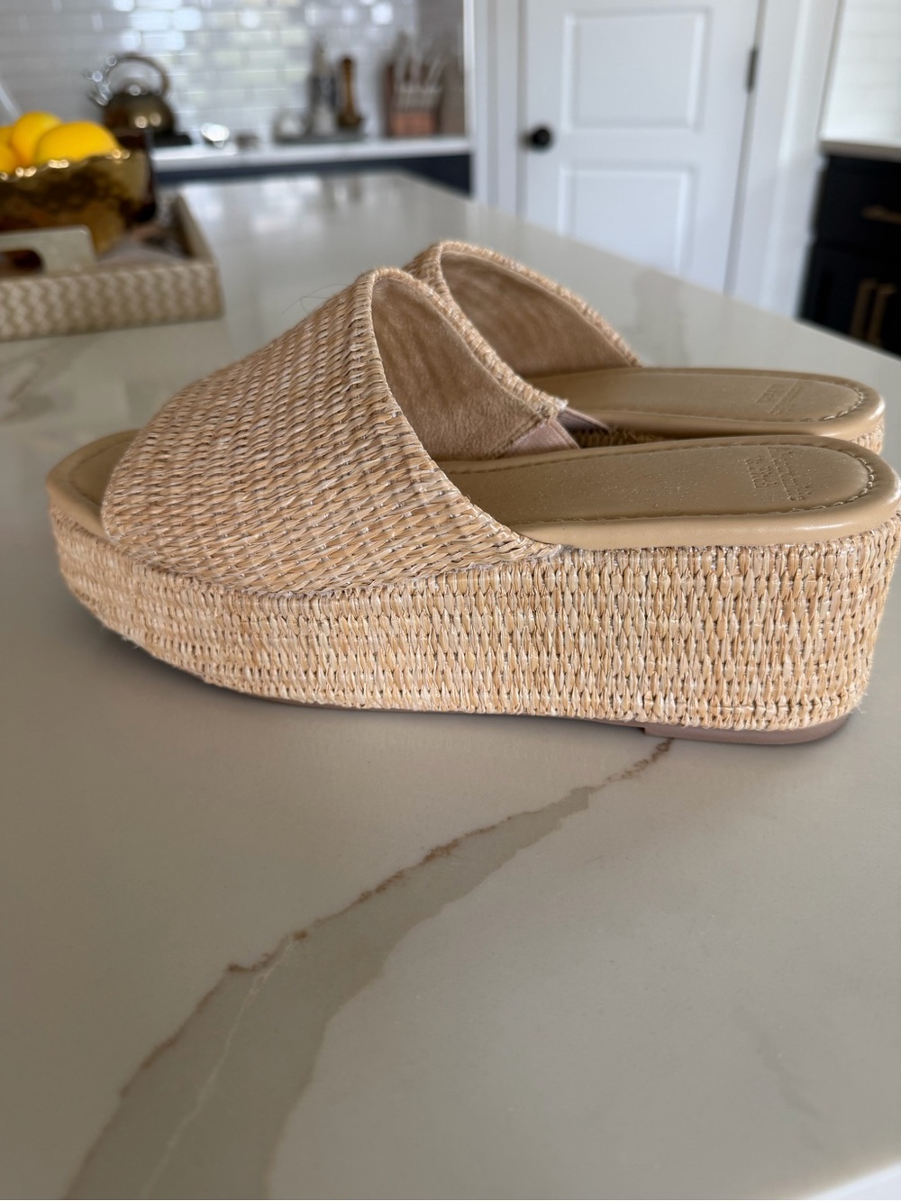 Abercrombie & Fitch Woven Raffia Platform Slides — Beige - Picture 3 of 5